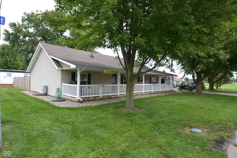 404 Elm St, Sharpsville, IN 46068