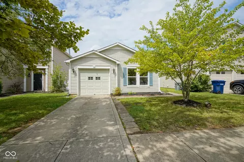 14387 Black Farm Dr, Noblesville, IN 46060