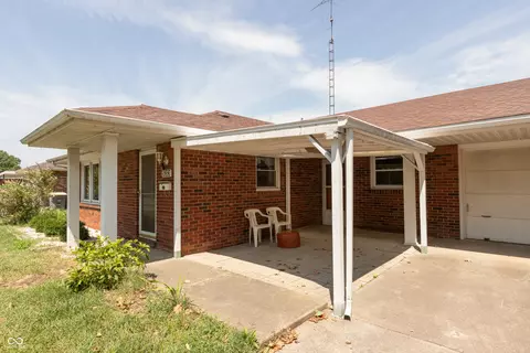 Exterior - 533 E Freeman Ave, Seymour, IN 47274 photo 2 of 3