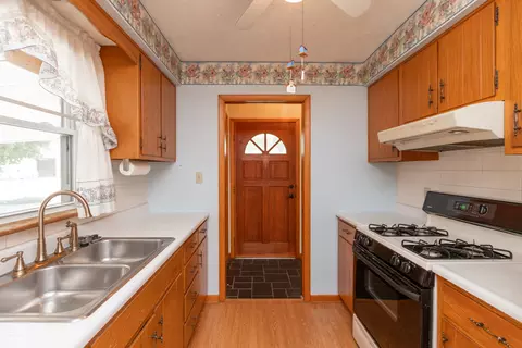 Entry Way - 533 E Freeman Ave, Seymour, IN 47274 photo 1 of 1