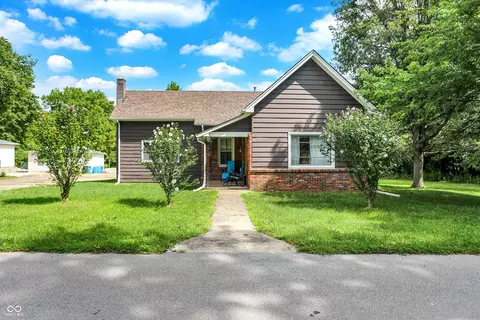 196 Crawford St, Clayton, IN 46118