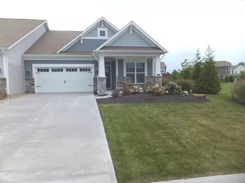 6693 Red Barn Dr, Whitestown, IN 46075
