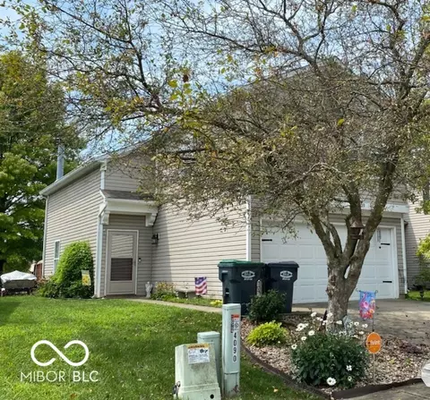 409 Overland Dr, Greenwood, IN 46143