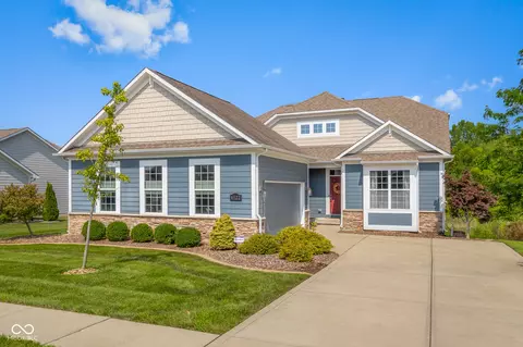 6122 Pelican Ln, Columbus, IN 47201