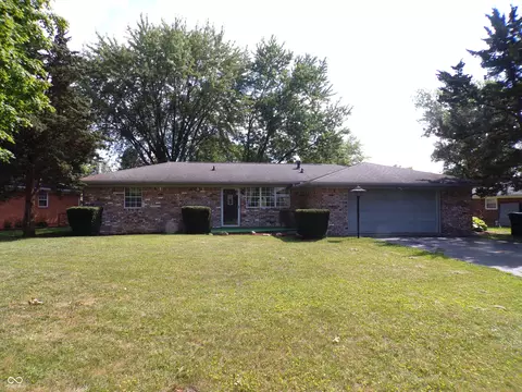919 Hopkins Rd, Cumberland, IN 46229