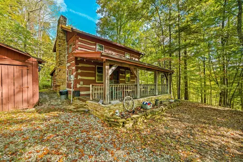2033 Country Club Rd, Nashville, IN 47448