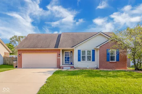 5843 S Kennesaw Trl, Columbus, IN 47203