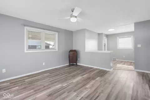 5546 Denoise St, Columbus, IN 47201 photo 5
