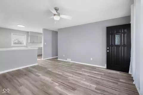 5546 Denoise St, Columbus, IN 47201 photo 4