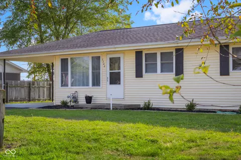5546 Denoise St, Columbus, IN 47201 photo 2
