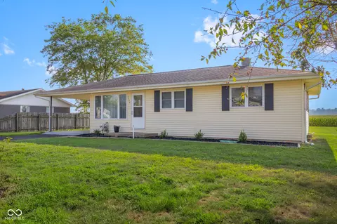 5546 Denoise St, Columbus, IN 47201