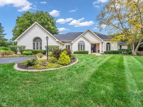 12993 Regent Cir, Carmel, IN 46032