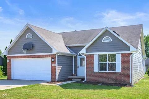 911 Apple St, Greenfield, IN 46140
