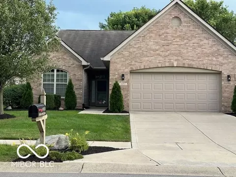 6953 Willow Pond Dr, Noblesville, IN 46062