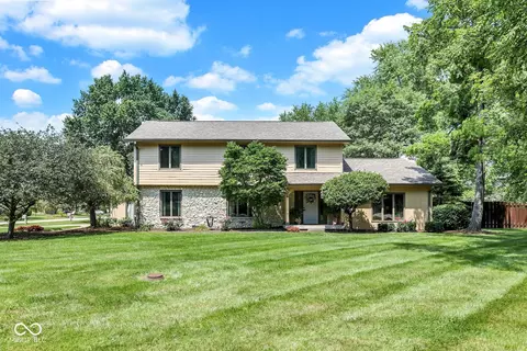 304 Oak Blvd S Dr, Greenfield, IN 46140