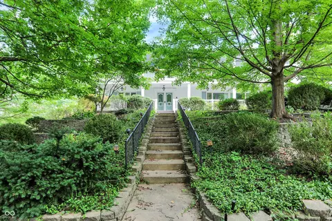 1241 Hillcrest Dr, Carmel, IN 46033