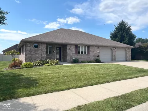 2701 Falcon Ct, Seymour, IN 47274