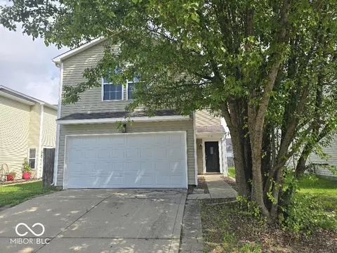 10886 Glenayr Dr, Camby, IN 46113