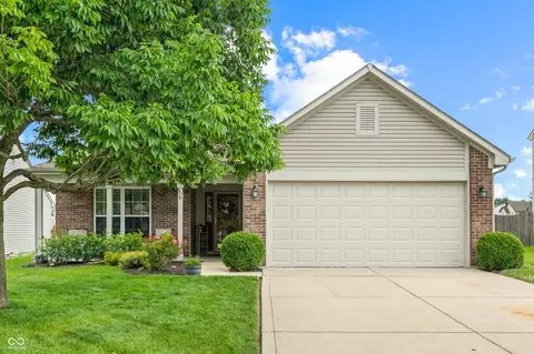 803 Pine Lake Dr, Greenwood, IN 46143