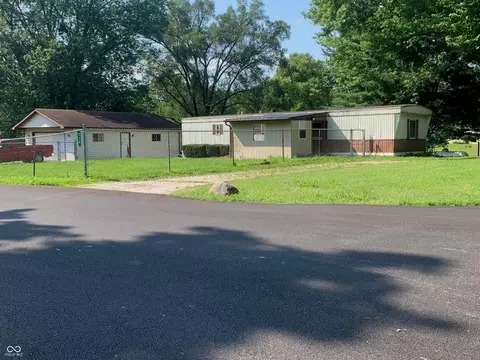 276 W Milhon S Dr, Mooresville, IN 46158