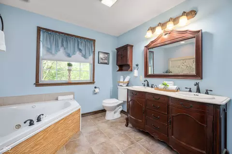 Bath - 7721 S 300 W, Pendleton, IN 46064 photo 1 of 4