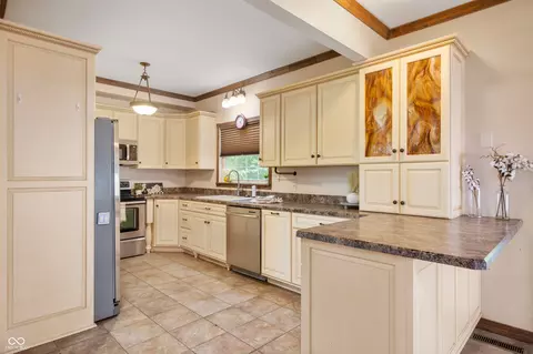 Kitchen - 7721 S 300 W, Pendleton, IN 46064 photo 3 of 3