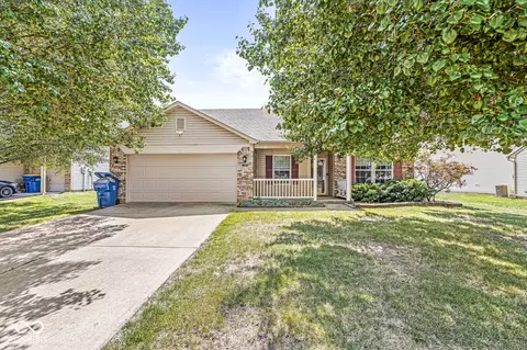 7159 Fields Dr, Indianapolis, IN 46239 photo 2