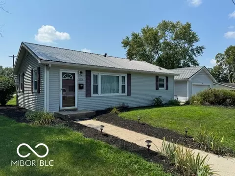 2221 5th St, Columbus, IN 47201