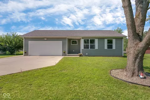 38 Noon Dr, North Vernon, IN 47265