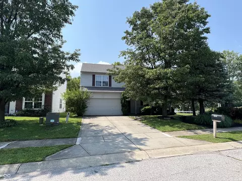 9245 Dry Creek Dr, Indianapolis, IN 46231