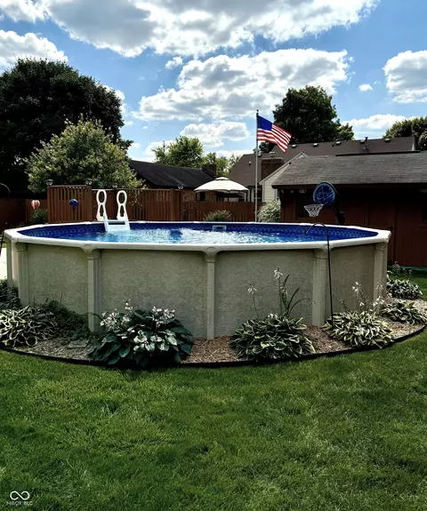Exterior - 934 Jonathan Dr, Plainfield, IN 46168 photo 11 of 14