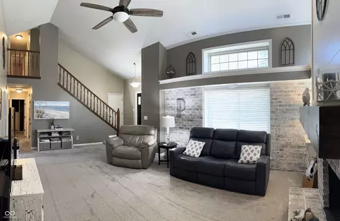 Living - 934 Jonathan Dr, Plainfield, IN 46168 photo 2 of 3