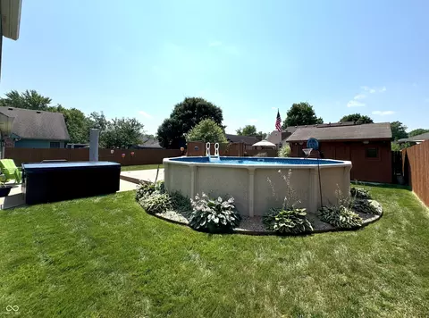 Exterior - 934 Jonathan Dr, Plainfield, IN 46168 photo 12 of 14