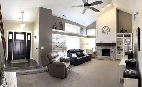 Entry Way - 934 Jonathan Dr, Plainfield, IN 46168 photo 2 of 2