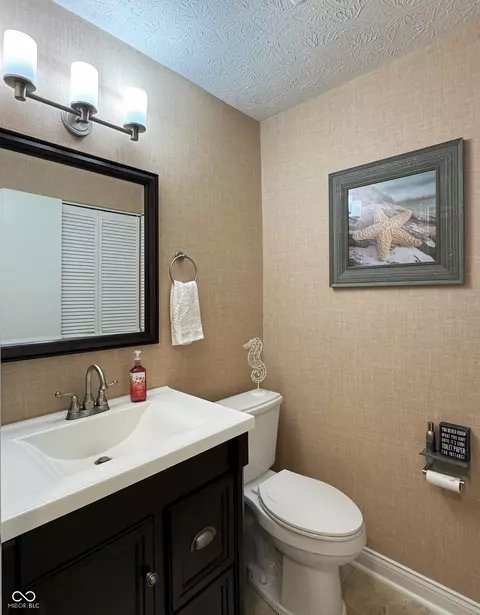 Bath - 934 Jonathan Dr, Plainfield, IN 46168 photo 5 of 5