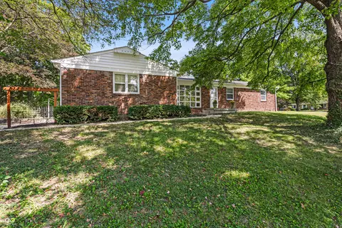 4622 Vera Dr, Indianapolis, IN 46220