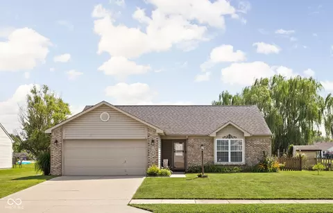 139 Lockerbie Ln, Pittsboro, IN 46167