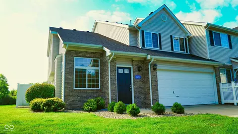 8492 Enclave Blvd, Fishers, IN 46038