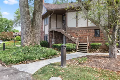 2262 Rome Dr #B, Indianapolis, IN 46228