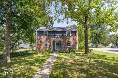 2303 Sycamore St, Columbus, IN 47201