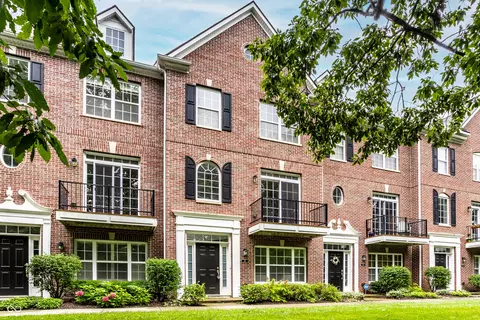 66 11th St NW, Carmel, IN 46032