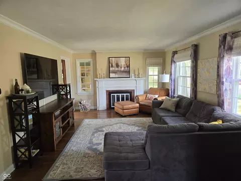 2015 20th St, Columbus, IN 47201 photo 4