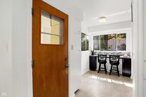 Entry Way - 2707 E 57th St, Indianapolis, IN 46220 photo 2 of 5