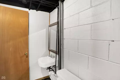 Bath - 2707 E 57th St, Indianapolis, IN 46220 photo 6 of 7