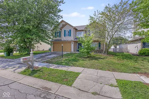 10138 Beresford Ct, Fishers, IN 46038