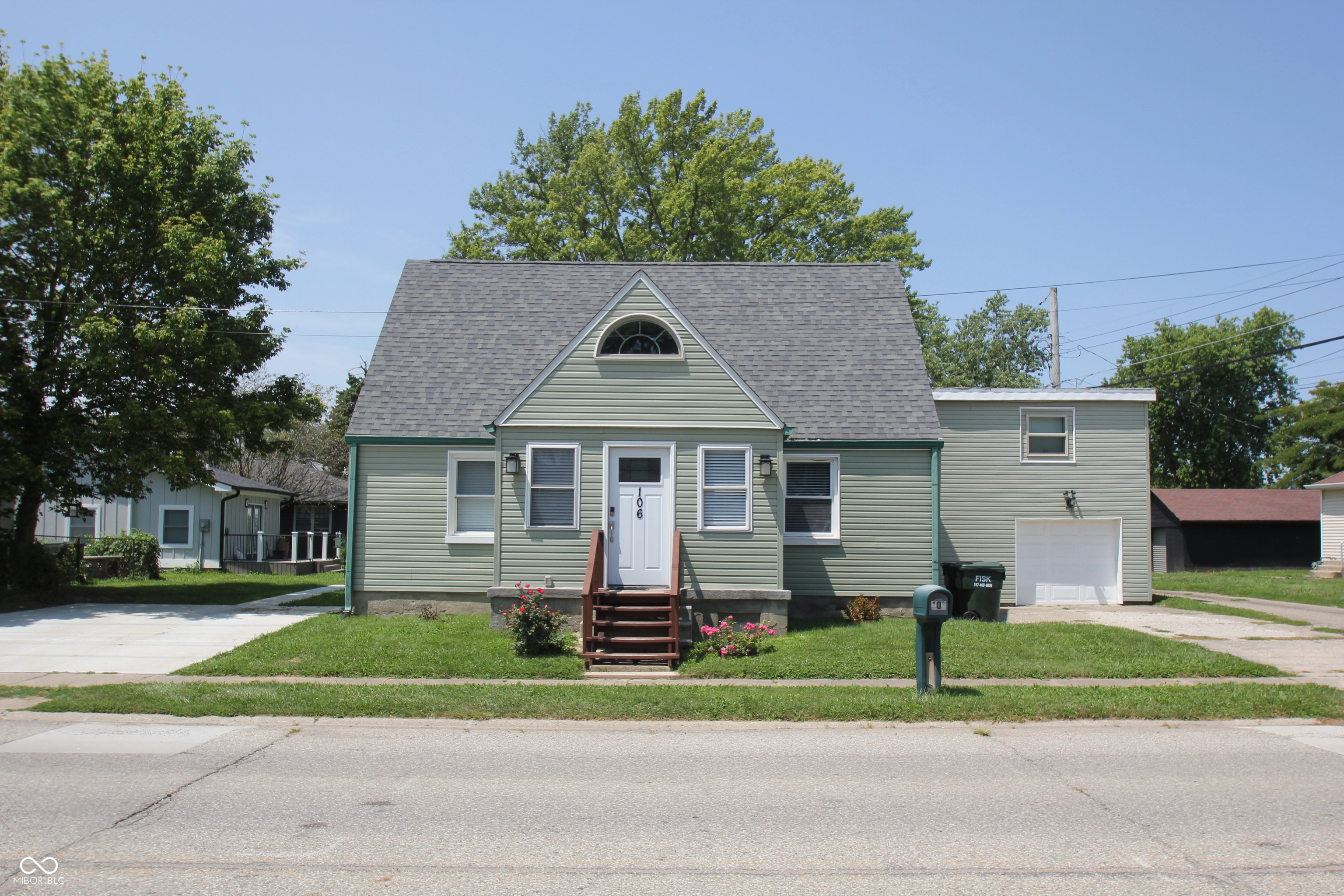 106 N 108 N Franklin St  