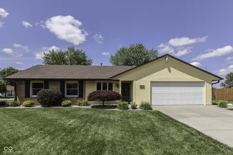 63 Old Trail Dr, Bargersville, IN 46106
