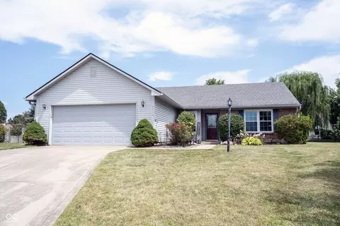 9950 Glenburr Ct, Fishers, IN 46038