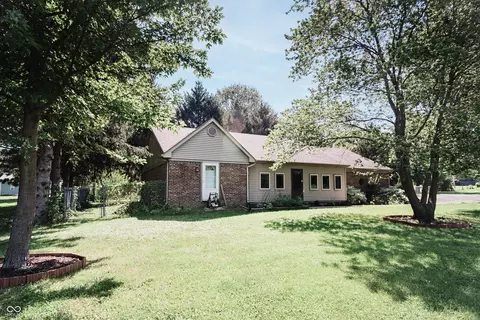 400 Layton Ct, Thorntown, IN 46071