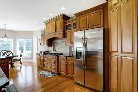 Kitchen - 975 Doe Run Dr, Carmel, IN 46032 photo 3 of 11
